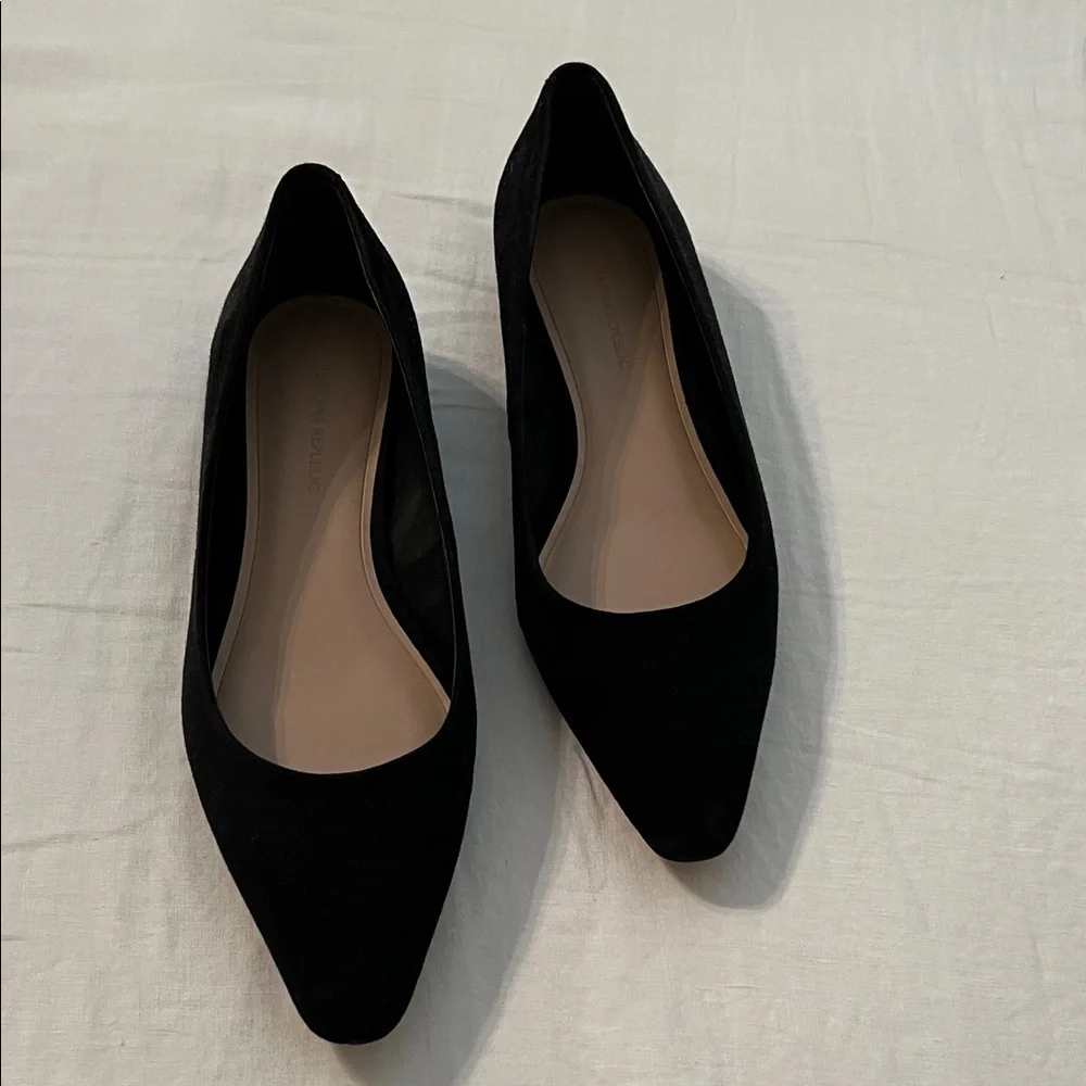 Banana Republic Black Suede Flats, size 8.5 - Picture 1 of 8